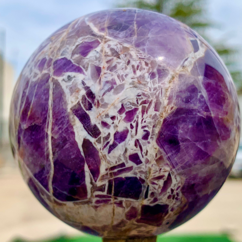 1.29LB Natural beautiful Dream Amethyst Quartz Crystal Sphere Ball Healing