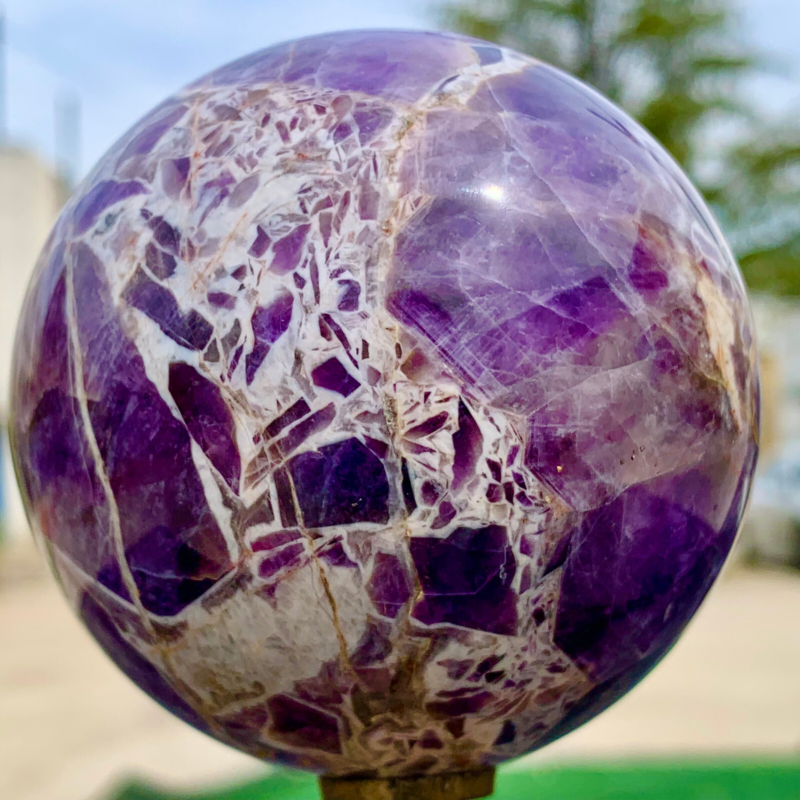 1.29LB Natural beautiful Dream Amethyst Quartz Crystal Sphere Ball Healing