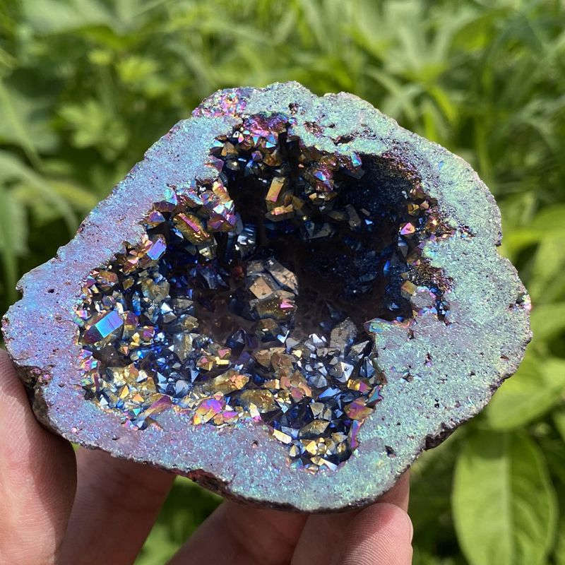 190g Electroplating color Natural Crystal Agate cave ornaments crystal cluster q