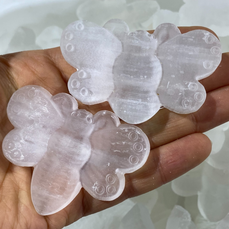 Natural Gypsum Selenite bee Hand Carved Quartz Crystal Reiki healing 1PC