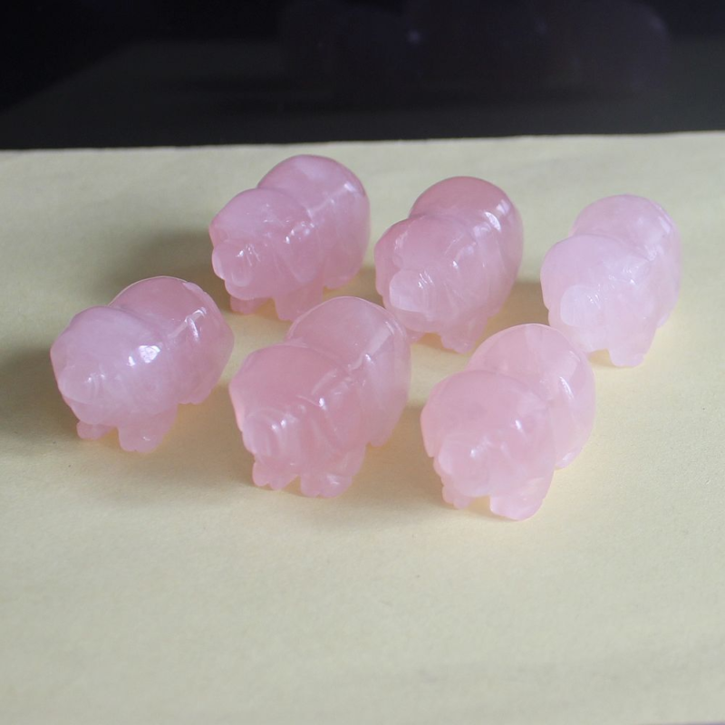 2pcs Mini carved gemstome crystal pig figurine animal carving pockets stone 30mm