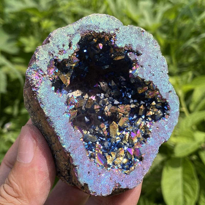 190g Electroplating color Natural Crystal Agate cave ornaments crystal cluster q