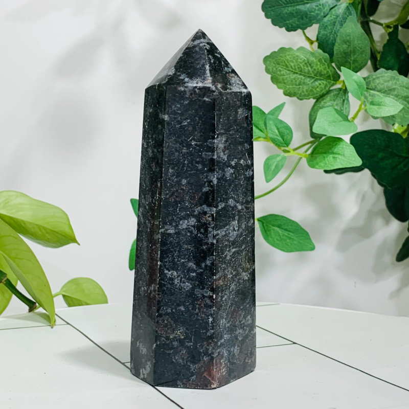 679g Natural Firework Stone Quartz Obelisk Crystal Wand Point Tower Healing