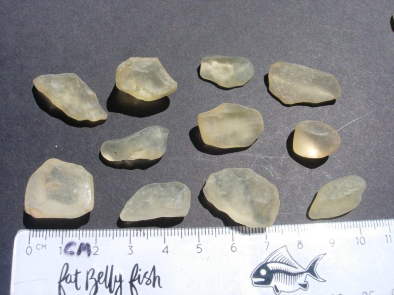 all 139 carats 27.8 grams Libyan Desert Glass Tektites Meteorite Impact Specimen