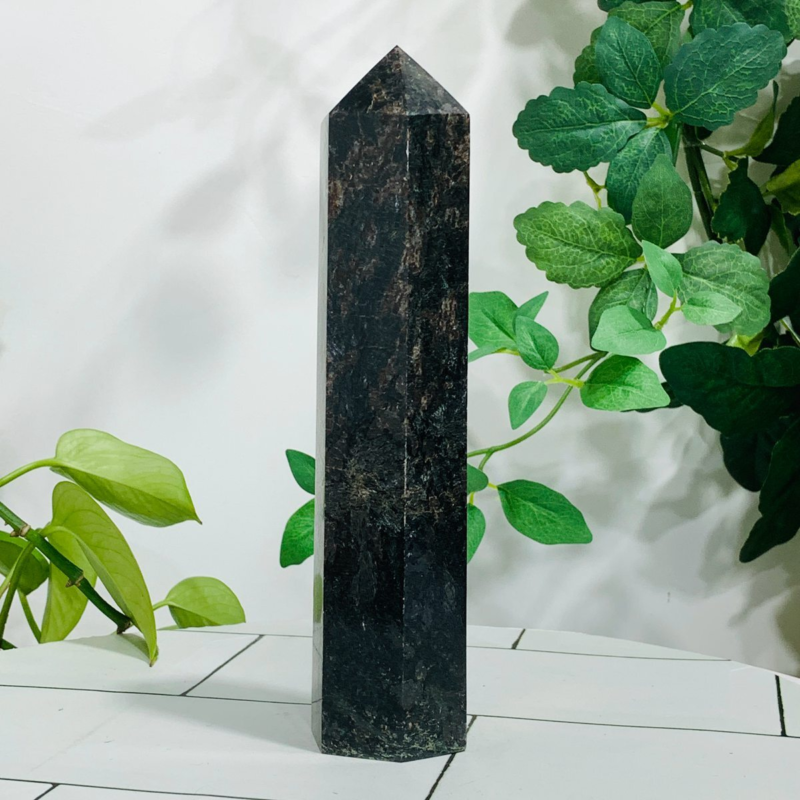 712g Natural Firework Stone Quartz Obelisk Crystal Wand Point Tower Healing