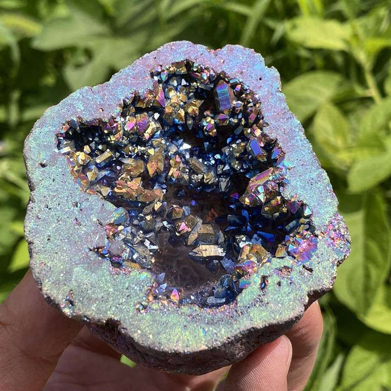 190g Electroplating color Natural Crystal Agate cave ornaments crystal cluster q