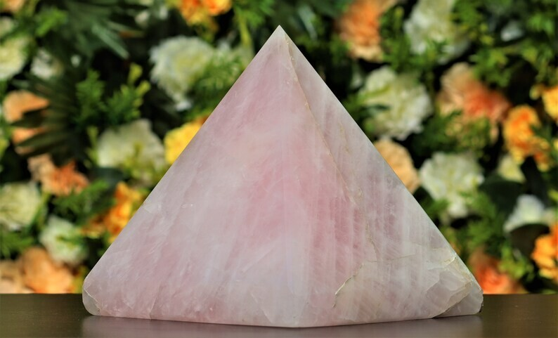 Huge 185MM Natural Rose Quartz Natural Healing Metaphysical Chakra Pyramid Point