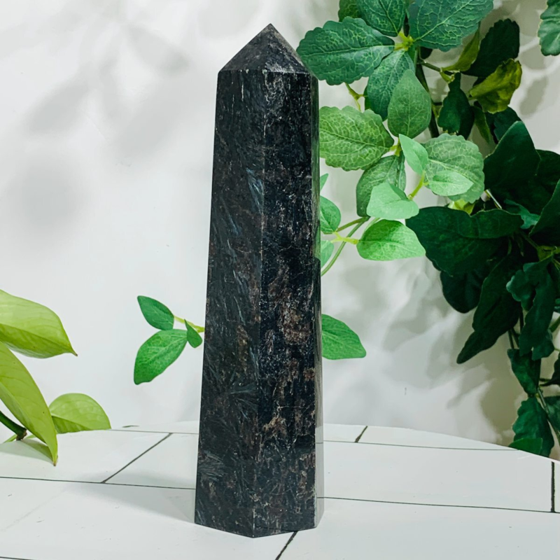 646g Natural Firework Stone Quartz Obelisk Crystal Wand Point Tower Healing
