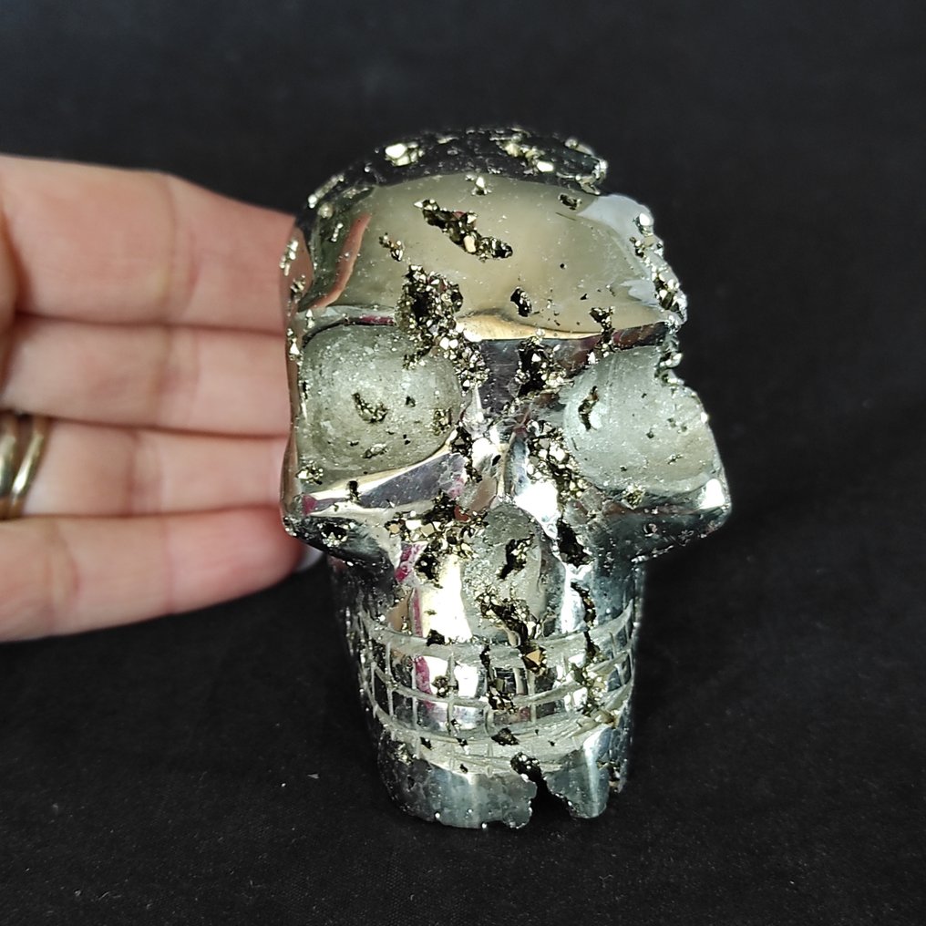 Pyrite Skull - Height: 8 cm - Width: 5 cm- 570 g