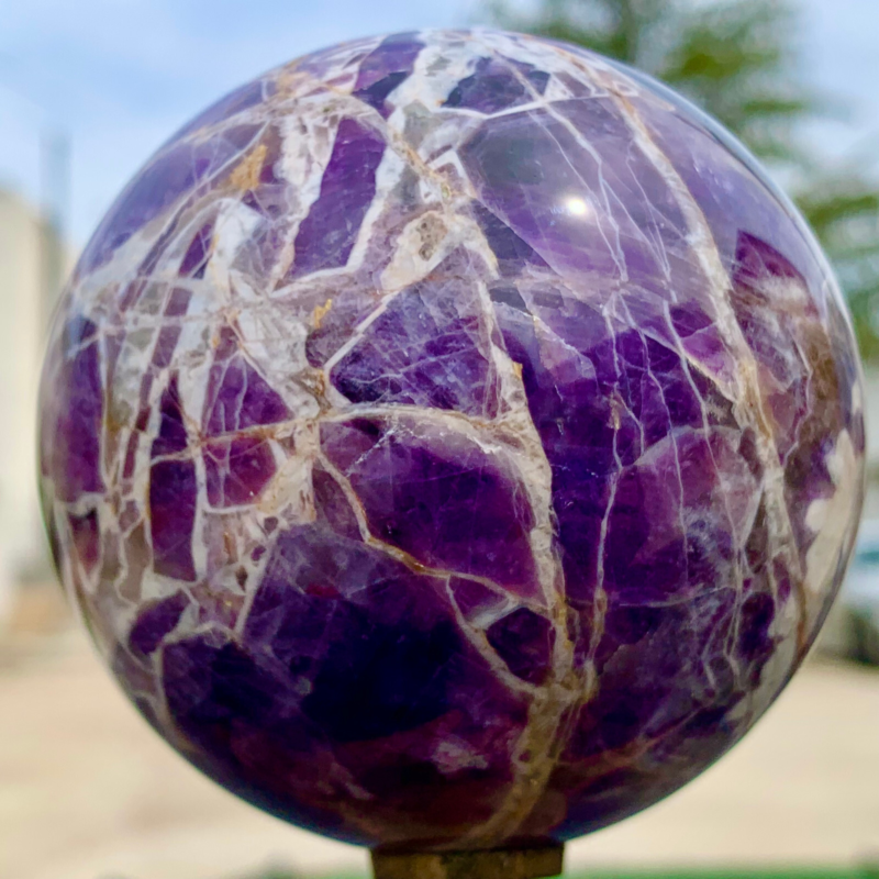 1.29LB Natural beautiful Dream Amethyst Quartz Crystal Sphere Ball Healing