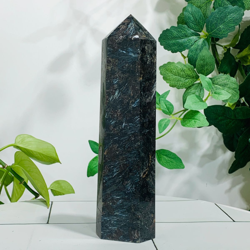 815g Natural Firework Stone Quartz Obelisk Crystal Wand Point Tower Healing