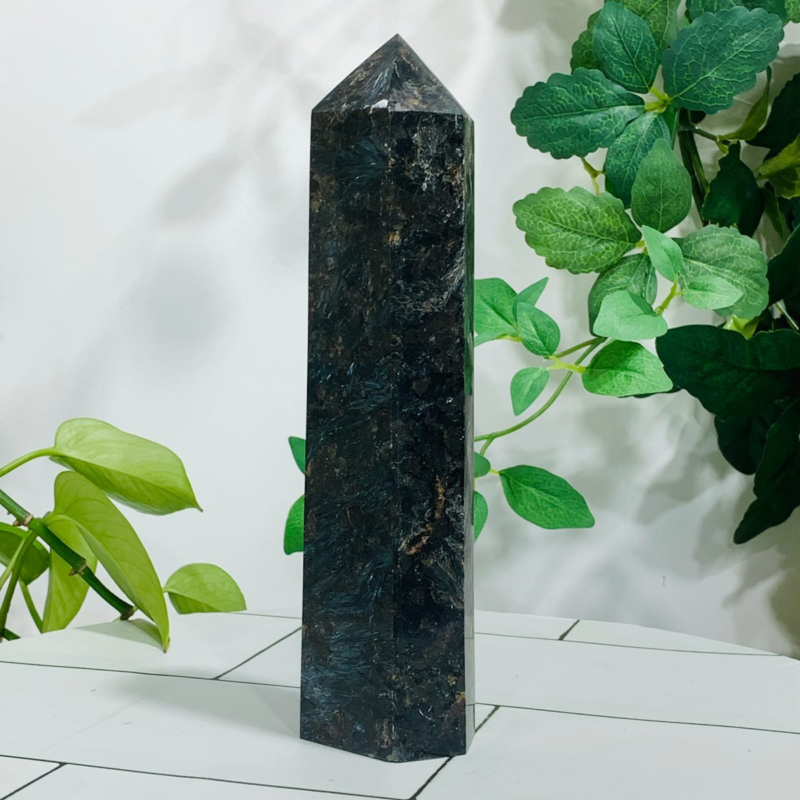 815g Natural Firework Stone Quartz Obelisk Crystal Wand Point Tower Healing