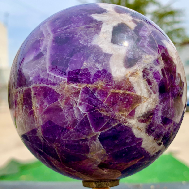 1.8LB Natural beautiful Dream Amethyst Quartz Crystal Sphere Ball Healing