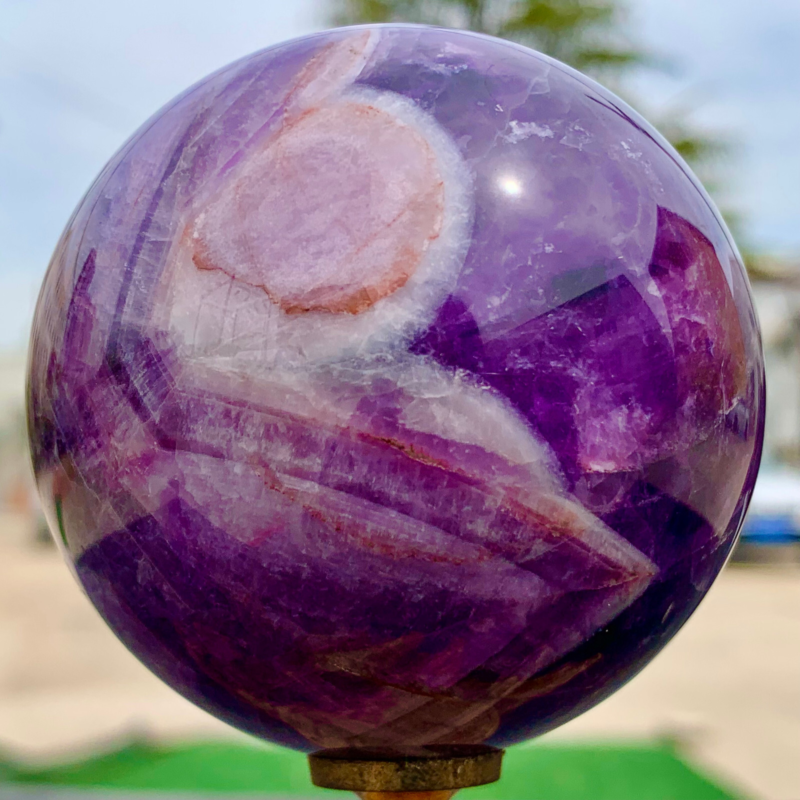 415G Natural beautiful Dream Amethyst Quartz Crystal Sphere Ball Healing