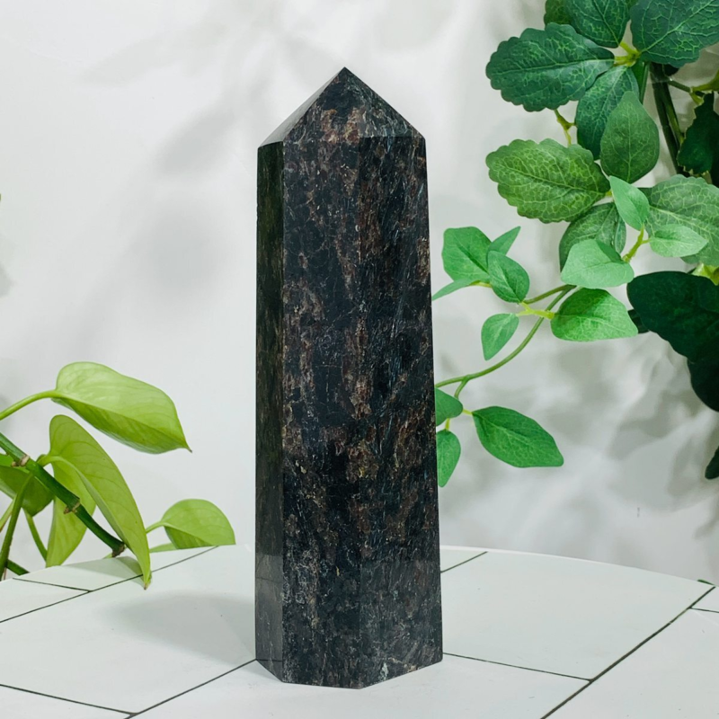 850g Natural Firework Stone Quartz Obelisk Crystal Wand Point Tower Healing