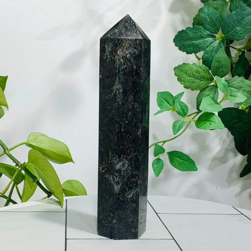 815g Natural Firework Stone Quartz Obelisk Crystal Wand Point Tower Healing