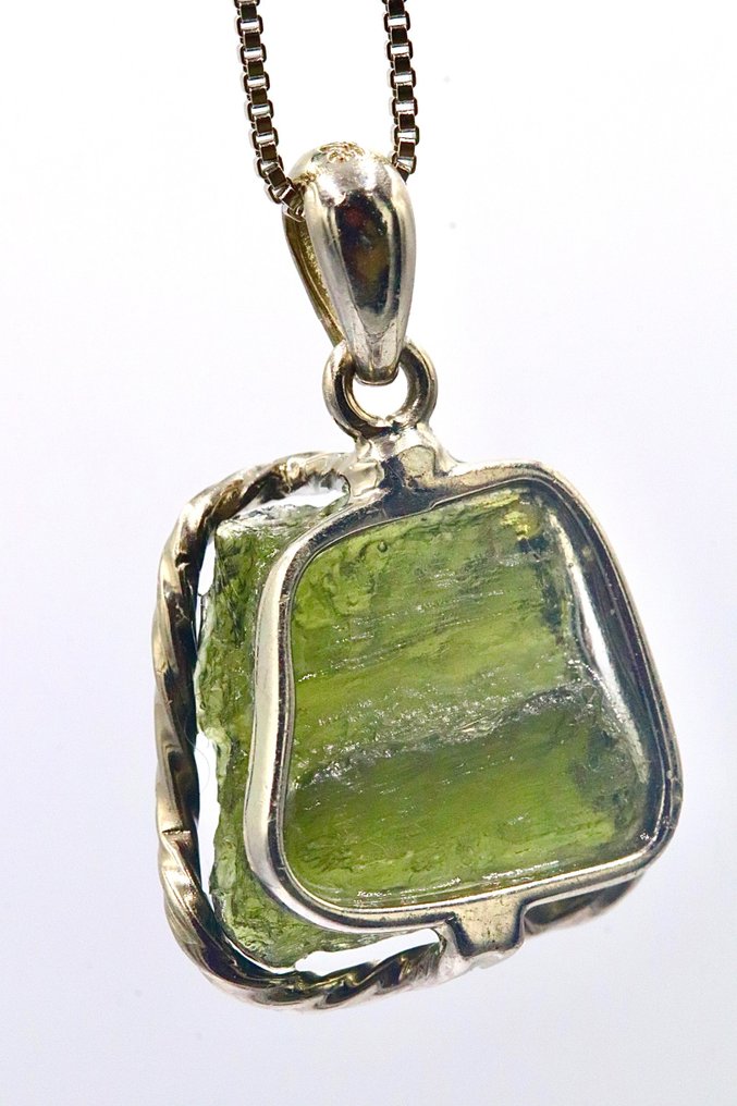 Amazing Moldavite pendant - Necklace/Pendant- 7 g
