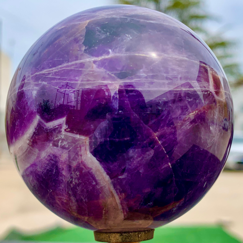 415G Natural beautiful Dream Amethyst Quartz Crystal Sphere Ball Healing