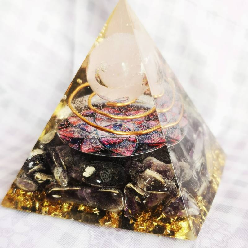 110G Crystal Energy Pyramid Meditation Healing