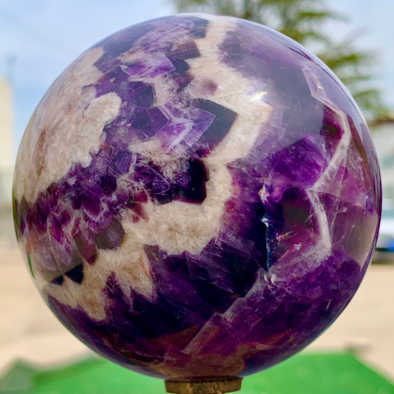 1.8LB Natural beautiful Dream Amethyst Quartz Crystal Sphere Ball Healing
