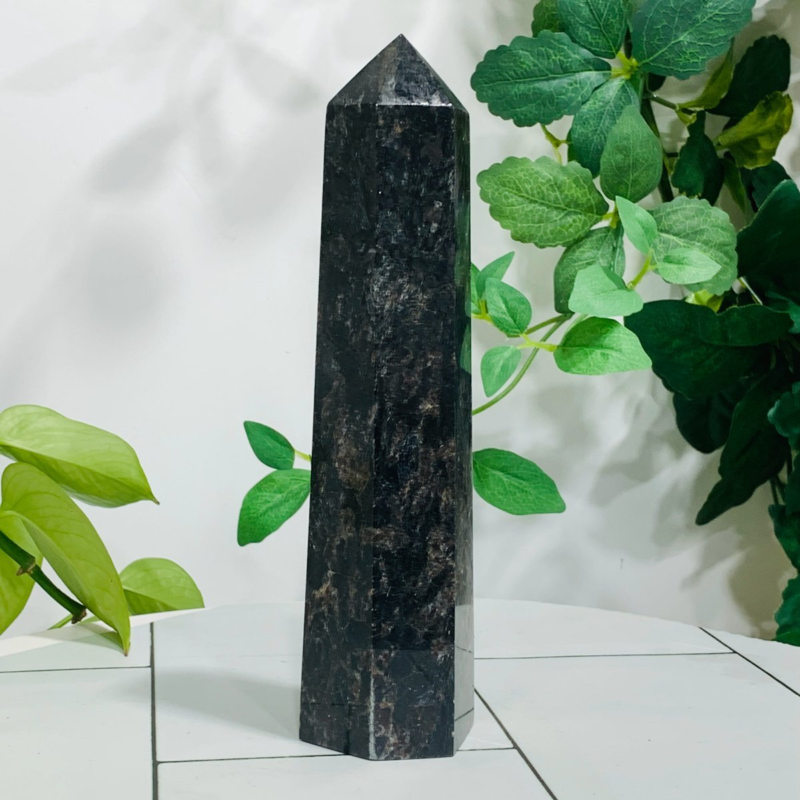 646g Natural Firework Stone Quartz Obelisk Crystal Wand Point Tower Healing
