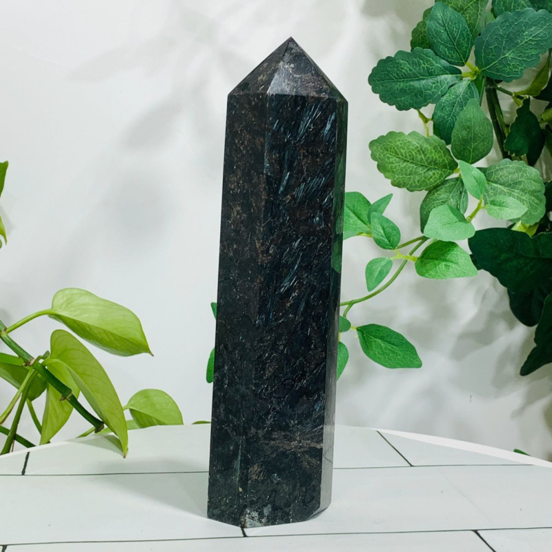 892g Natural Firework Stone Quartz Obelisk Crystal Wand Point Tower Healing