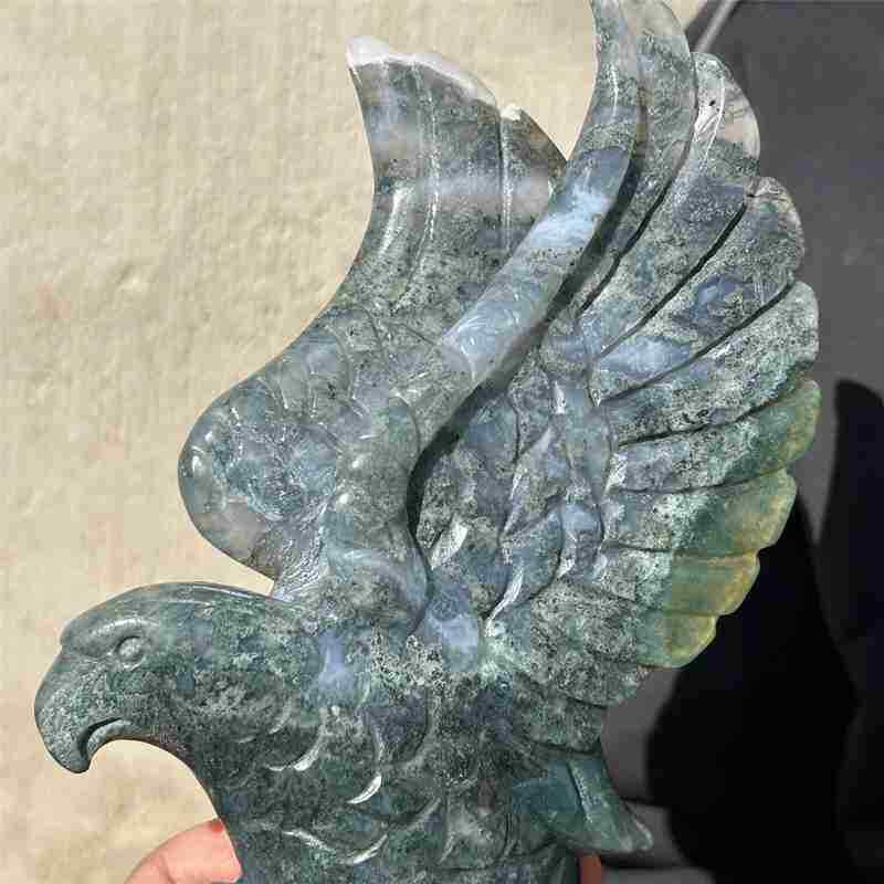 0.69kg Natural agate eagle skull carved Quartz Crystal skull Healing