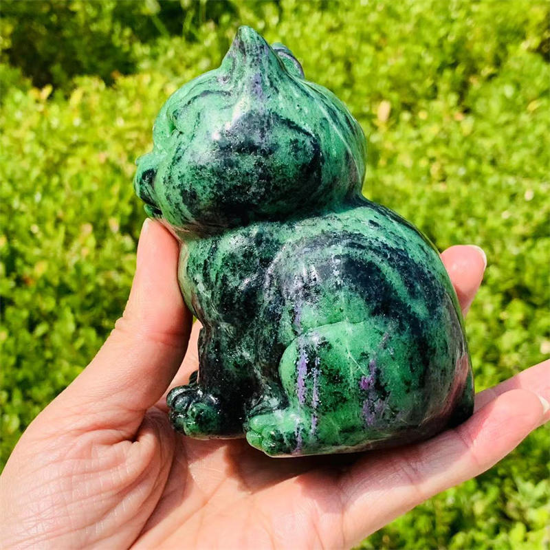1pc Natural zoisite cat hand carved Quartz Crystal skull Reiki