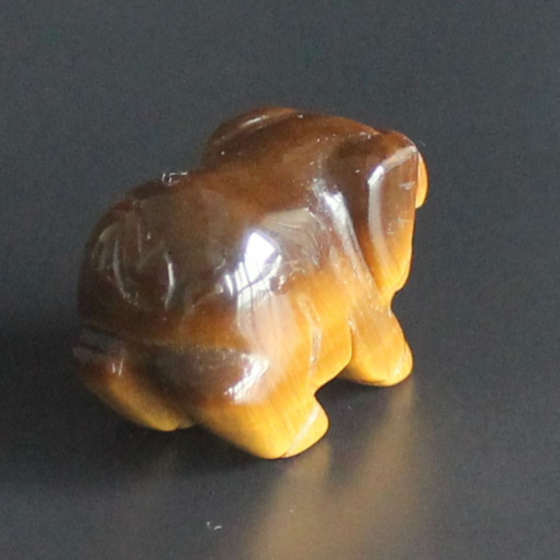 2pcs Mini carved gemstome crystal pig figurine animal carving pockets stone 30mm