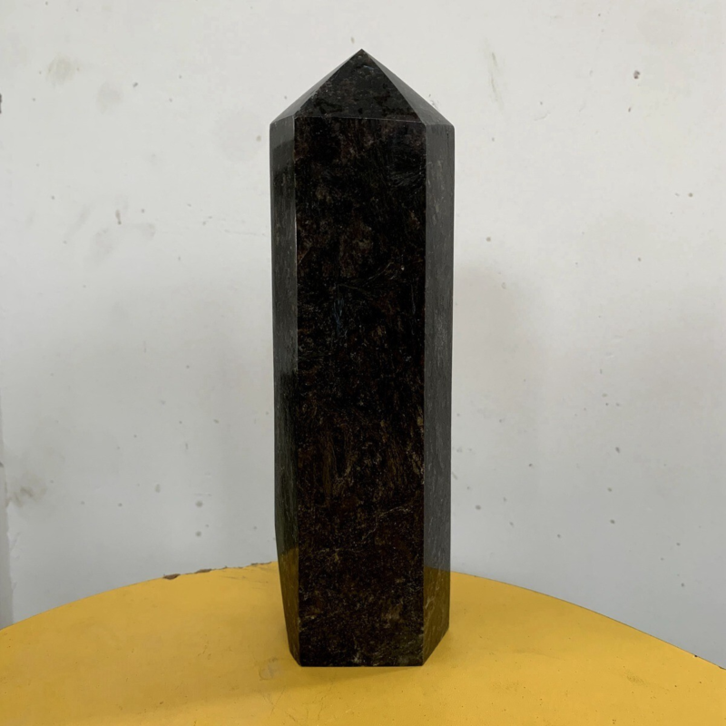 915g Natural Firework Stone Quartz Obelisk Crystal Wand Point Tower Healing