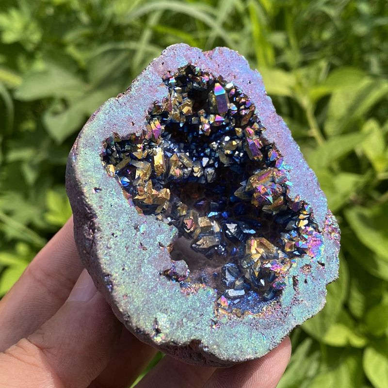 190g Electroplating color Natural Crystal Agate cave ornaments crystal cluster q