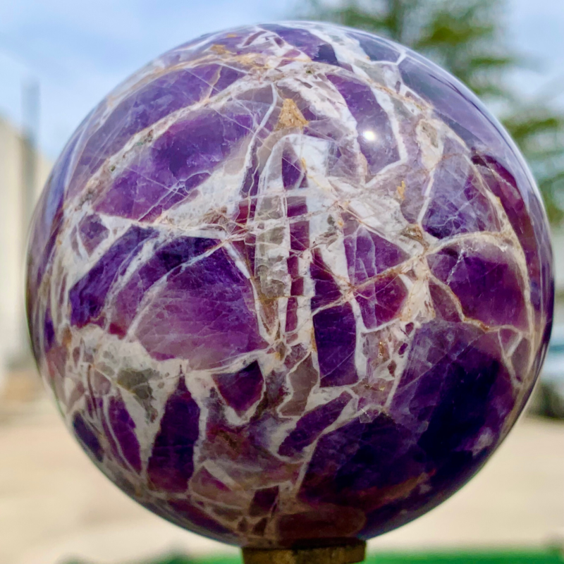 1.29LB Natural beautiful Dream Amethyst Quartz Crystal Sphere Ball Healing