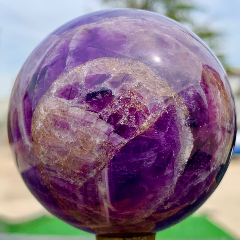 415G Natural beautiful Dream Amethyst Quartz Crystal Sphere Ball Healing