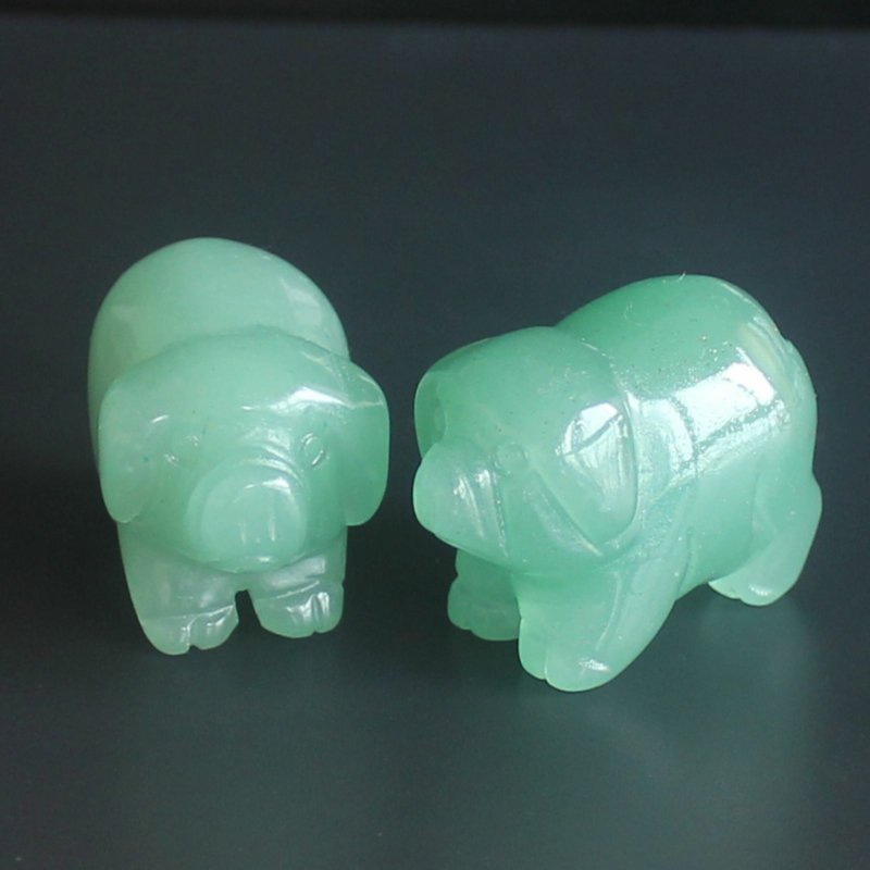 2pcs Mini carved gemstome crystal pig figurine animal carving pockets stone 30mm