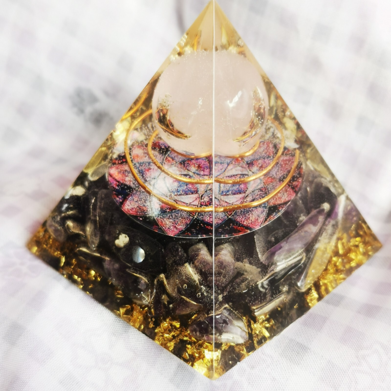 110G Crystal Energy Pyramid Meditation Healing