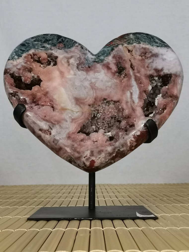 Top quality pink Amethyst Hand Carved Hearth on metal stand- 4.5 kg