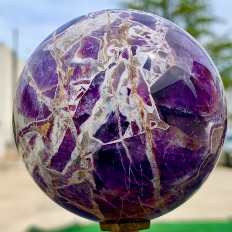 1.29LB Natural beautiful Dream Amethyst Quartz Crystal Sphere Ball Healing