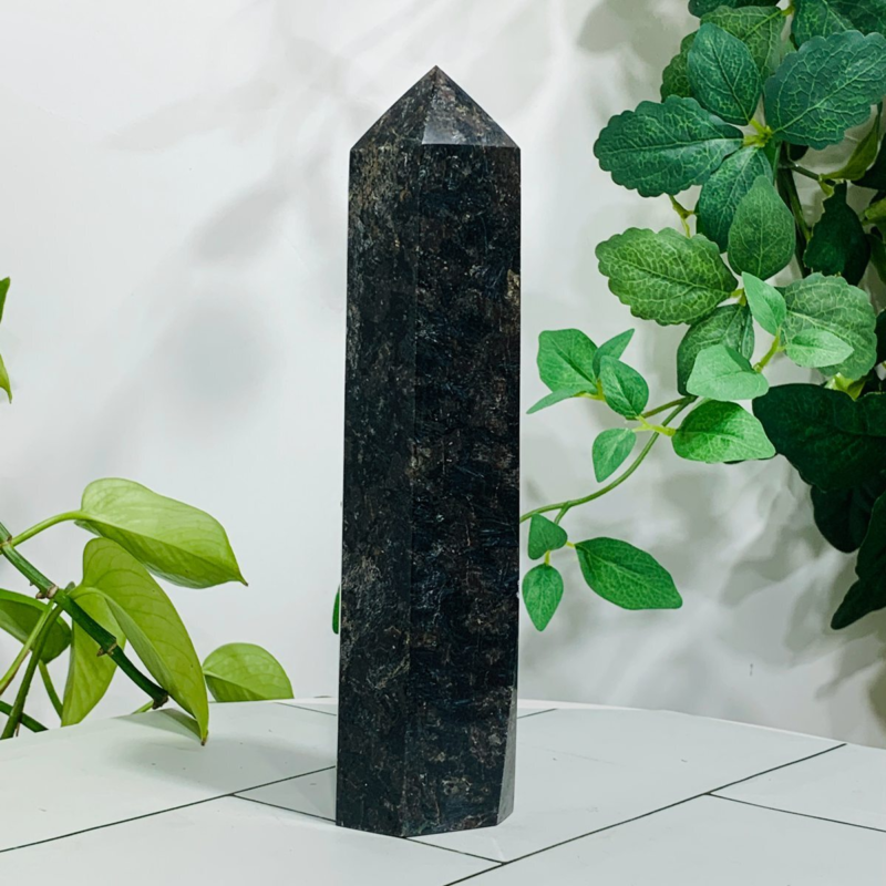 815g Natural Firework Stone Quartz Obelisk Crystal Wand Point Tower Healing