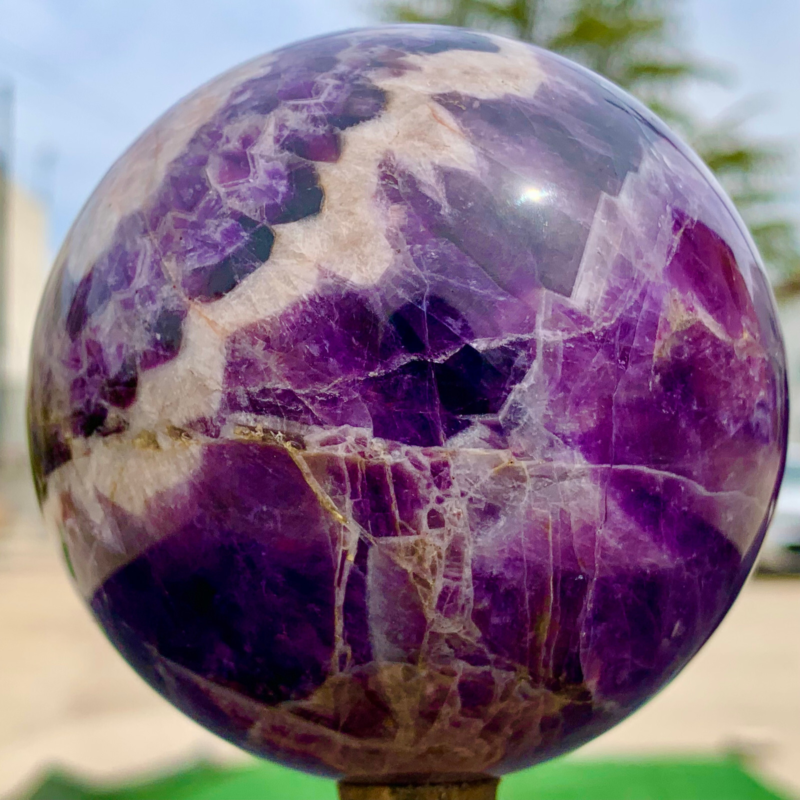 1.8LB Natural beautiful Dream Amethyst Quartz Crystal Sphere Ball Healing