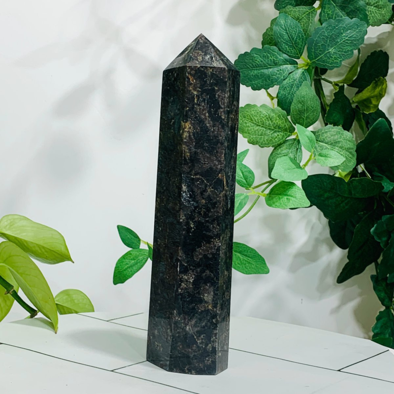 815g Natural Firework Stone Quartz Obelisk Crystal Wand Point Tower Healing