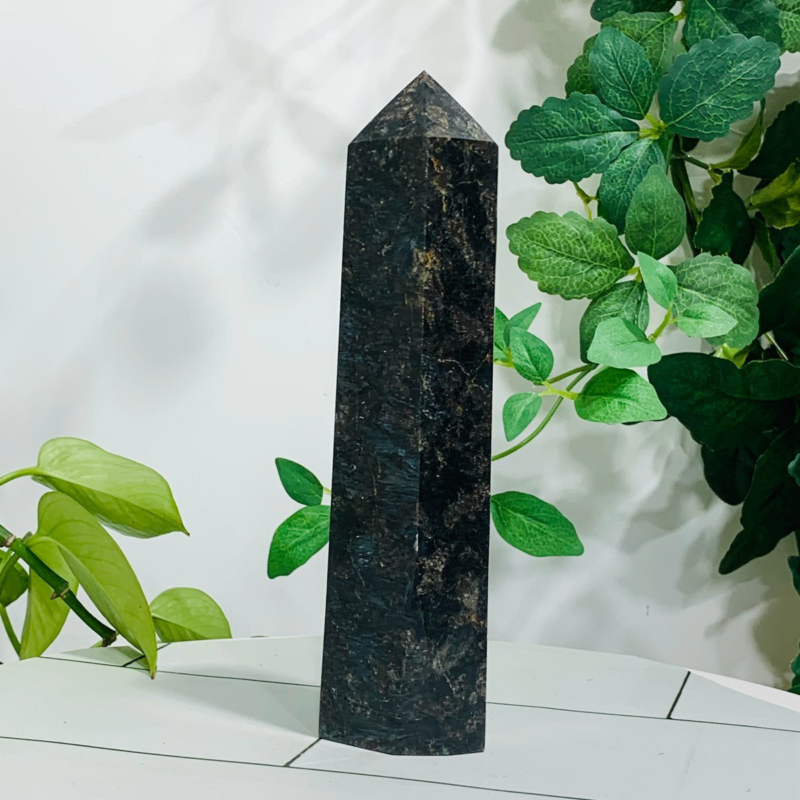 815g Natural Firework Stone Quartz Obelisk Crystal Wand Point Tower Healing