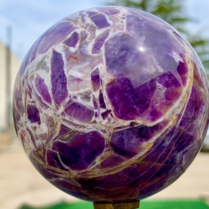 1.29LB Natural beautiful Dream Amethyst Quartz Crystal Sphere Ball Healing