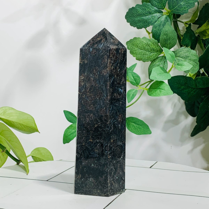 720g Natural Firework Stone Quartz Obelisk Crystal Wand Point Tower Healing