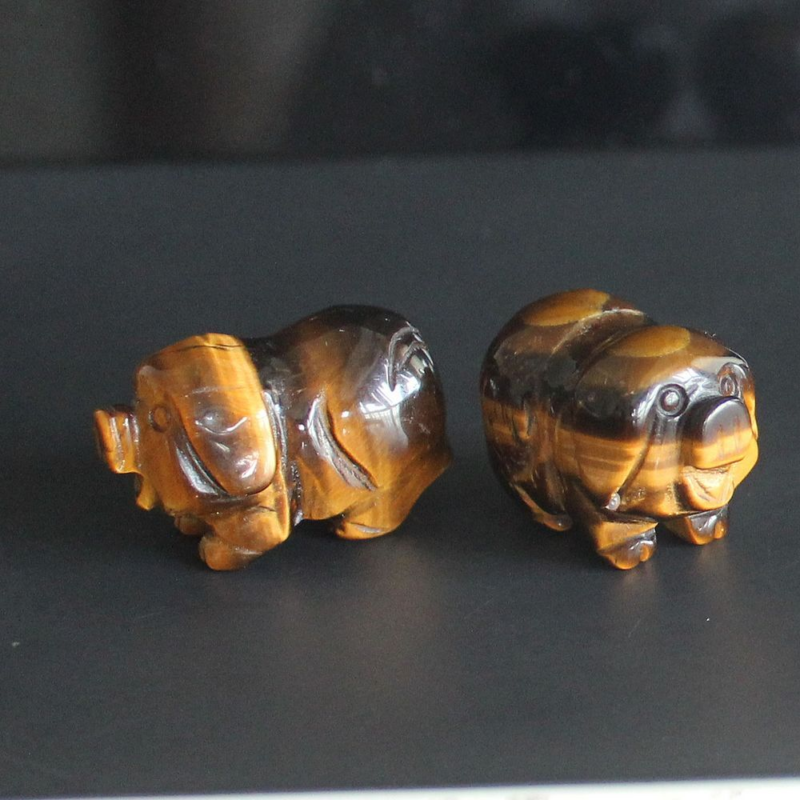 2pcs Mini carved gemstome crystal pig figurine animal carving pockets stone 30mm