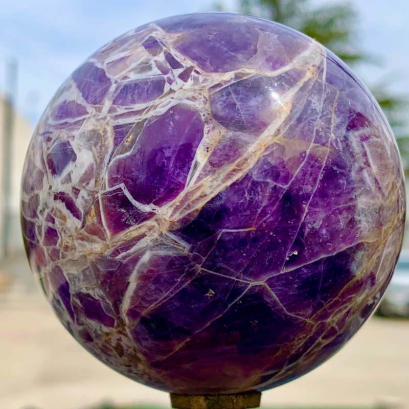 1.29LB Natural beautiful Dream Amethyst Quartz Crystal Sphere Ball Healing