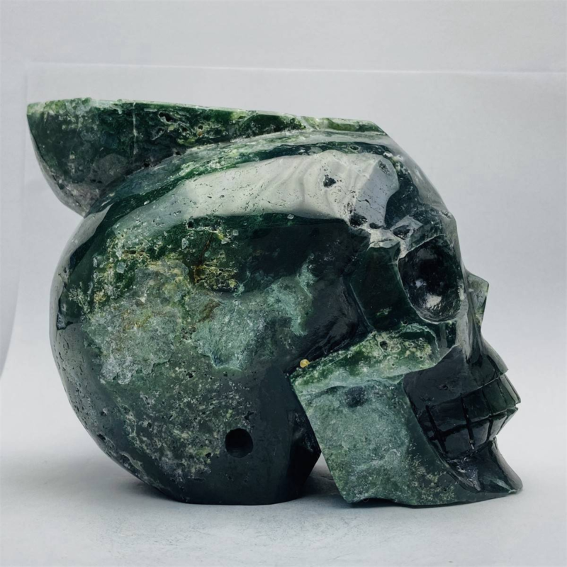 1600g Natural Nice Aquatic agate Quartz Skull Hand Carved Crystal Healing Skull