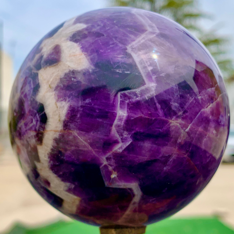 1.8LB Natural beautiful Dream Amethyst Quartz Crystal Sphere Ball Healing