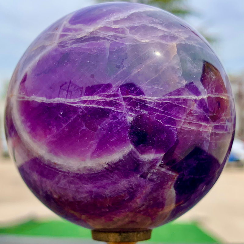 415G Natural beautiful Dream Amethyst Quartz Crystal Sphere Ball Healing