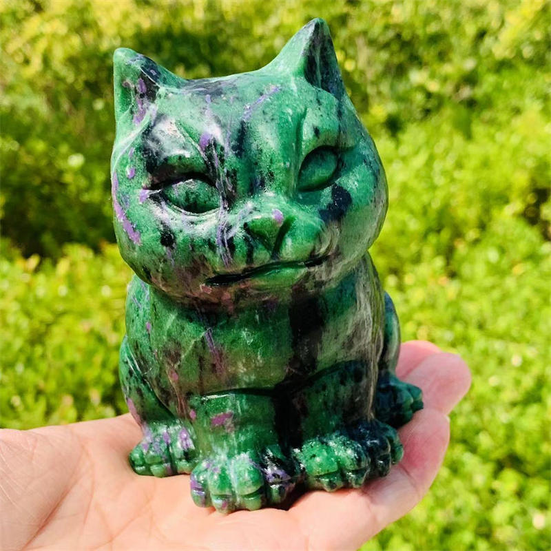1pc Natural zoisite cat hand carved Quartz Crystal skull Reiki