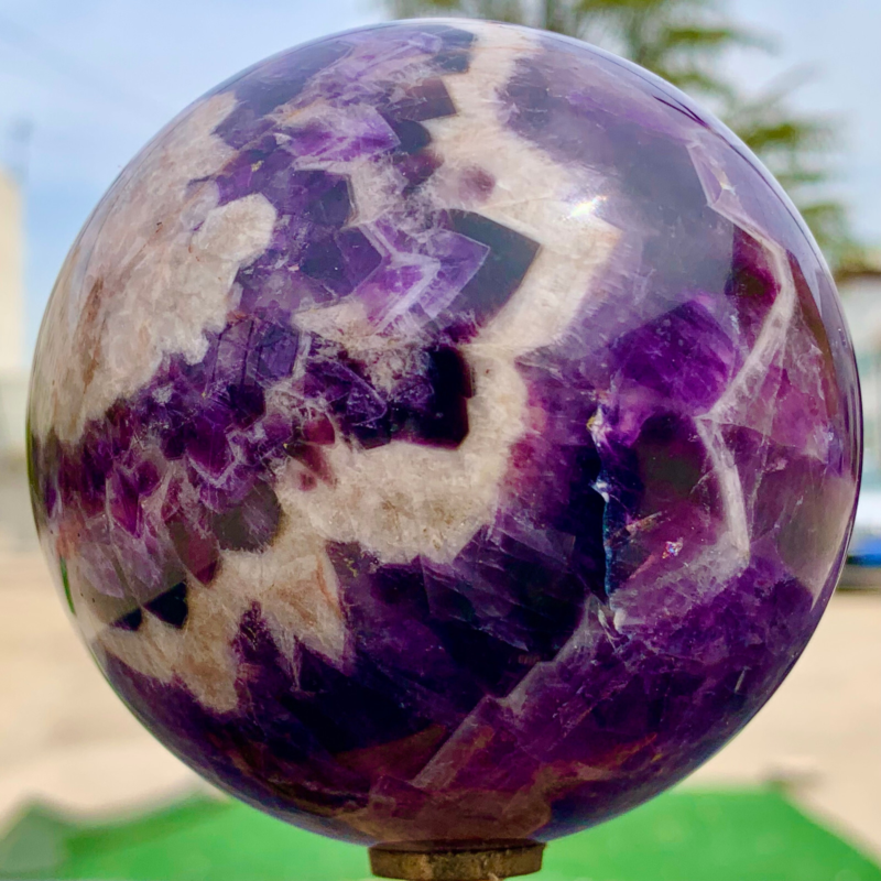 1.8LB Natural beautiful Dream Amethyst Quartz Crystal Sphere Ball Healing